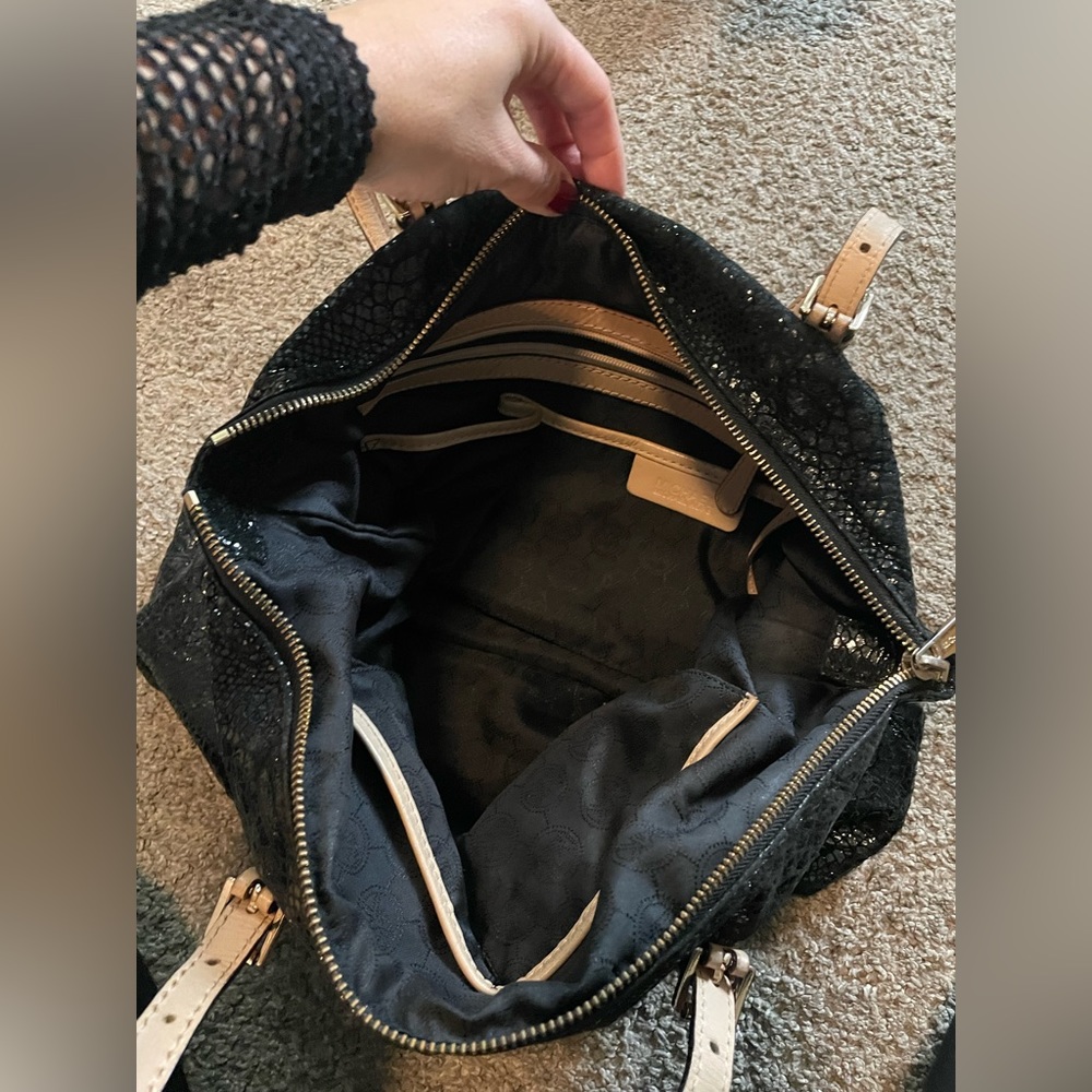 Michael Kors purse - Picture 13 of 16